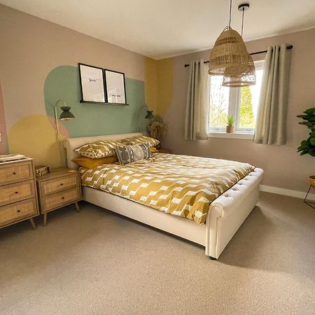 Stylish, Central Home With Open-Plan Living Fort William Buitenkant foto