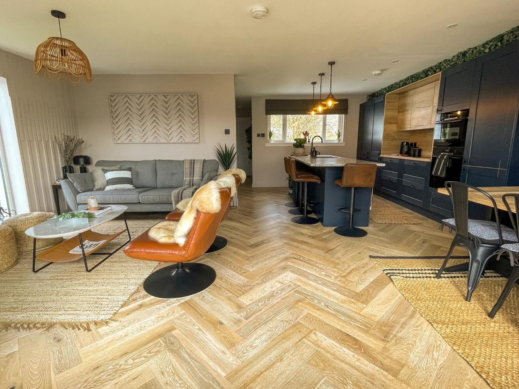 Stylish, Central Home With Open-Plan Living Fort William Buitenkant foto